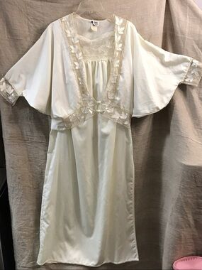 Vintage Miss Dior Cream Two-Piece Nightgown & Robe Peignoir Set
